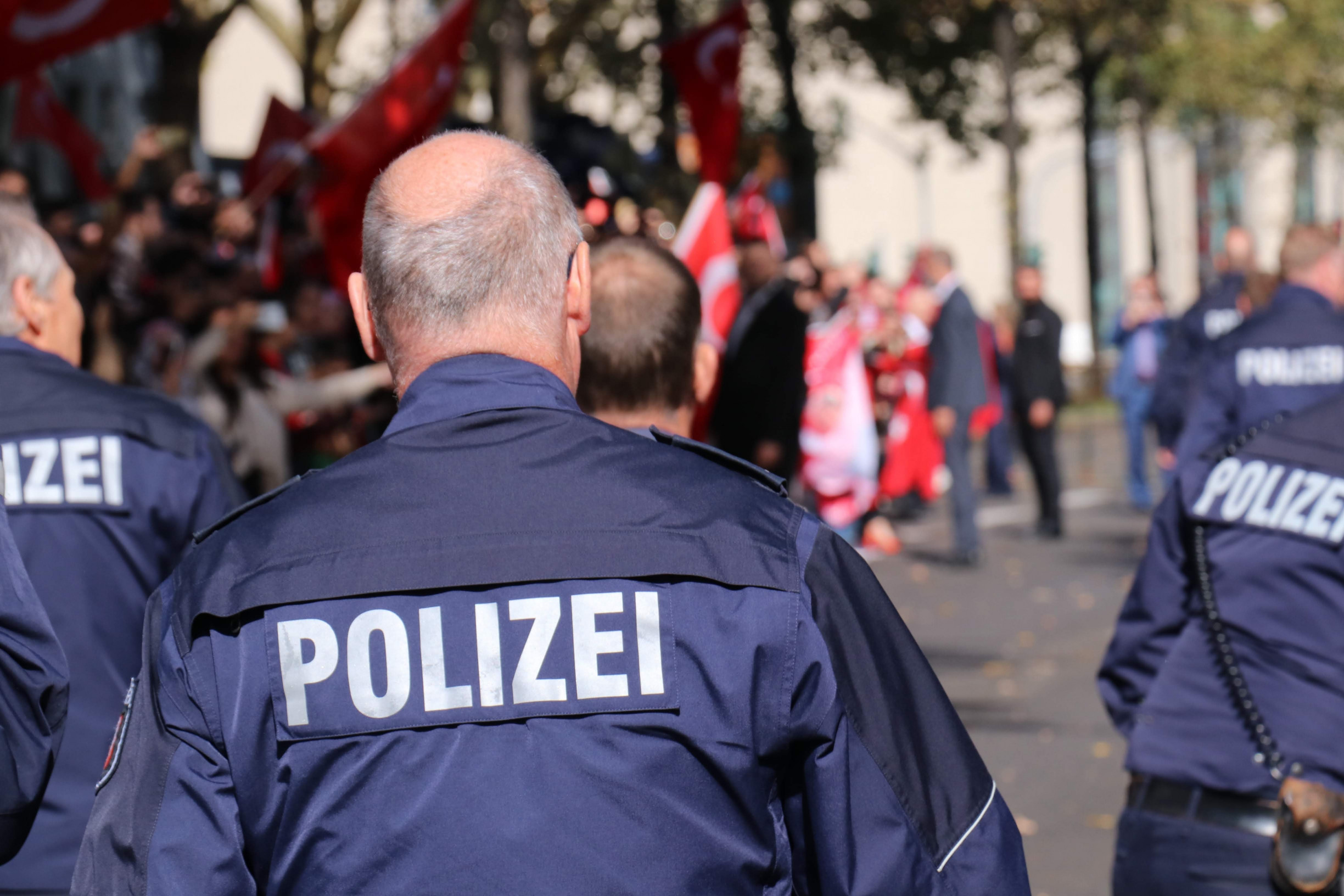 „Každý jednotlivý případ je ostudou.“ Německo zaznamenalo stovky případů extremismu v policii