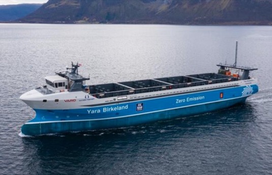 V Norsku vyplula na moře první robotická elektrická kontejnerová loď