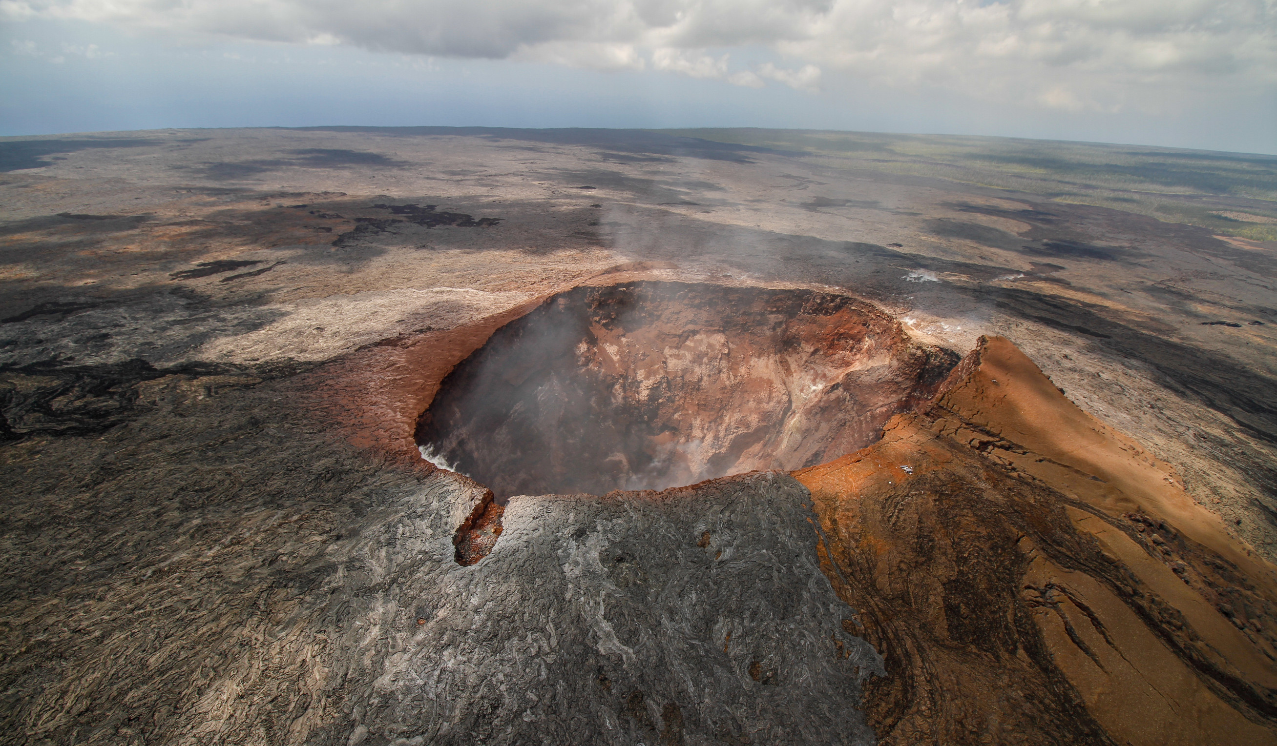 Mauna Loa, největší pozemská sopka, se probudila ze spánku