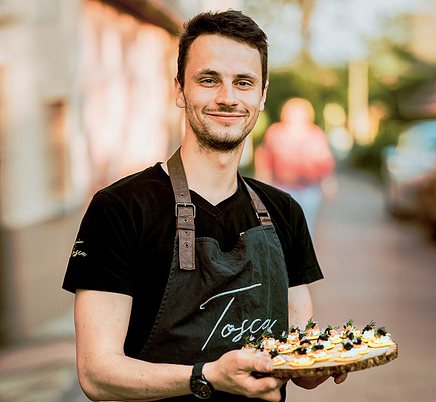 Servírovali jsme do pastiček na myši, vzpomíná Jan Vorel. Chystá food truck