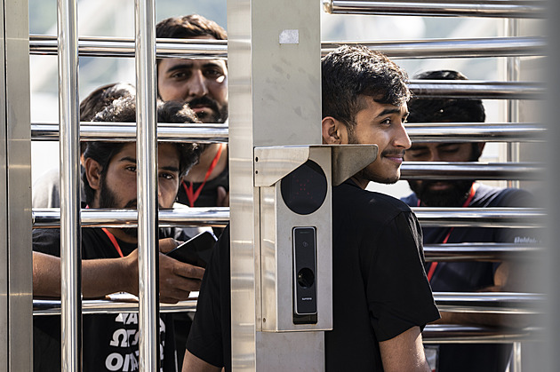 Migranty bili, svázali a okradli, stěžují si Lékaři bez hranic na Řecko