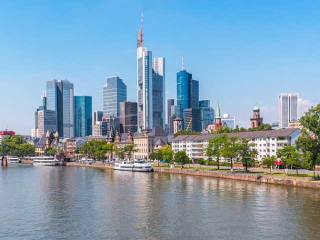 Frankfurt nad Mohanem zavádí v centru omezení rychlosti na 20 km/h a ruší parkování