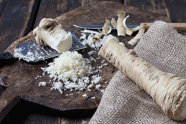 Křenové máslo a pivo podpoří imunitu. Recept má křen i na revma a pihy