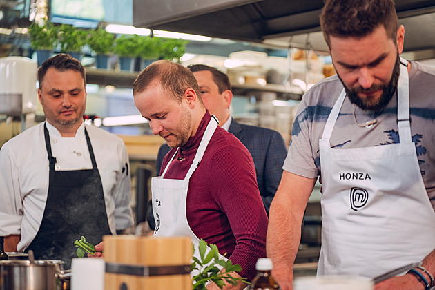 V Masterchefovi zbývá jen čtveřice, kluk z Ostravy vybojoval stáž Praze