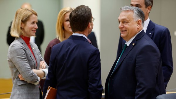 Pět minut a hotovo. Evropští lídři zlomili Orbána, souhlas s pomocí Ukrajině se dojednával v úzkém kruhu