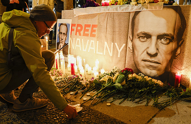 Spojené státy na Rusko uvalí další sankce. Reagují tak na smrt Navalného
