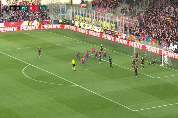 

Gól v utkání Plzeň – Sparta Praha: Chorý - 1:1 (87. min.)

