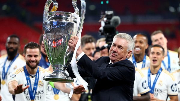 Nepociťuje tlak a sází na humor. Trenérská legenda Ancelotti a mysteriózní Real Madrid tvoří historii fotbalu