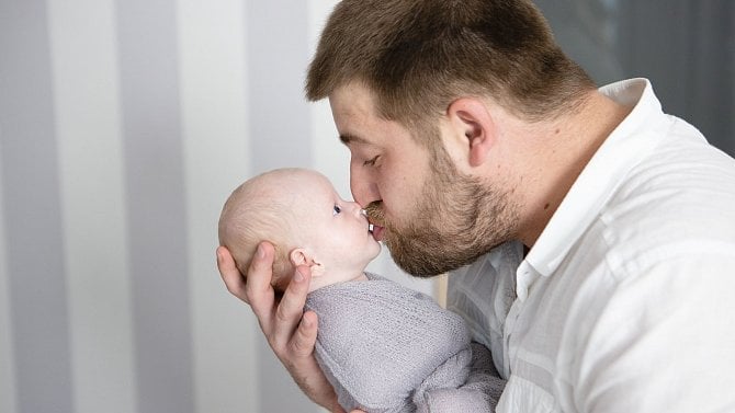 Musíte platit zdravotní pojištění, když čerpáte otcovskou?