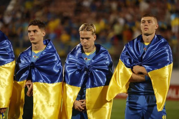 

Ukrajinský fotbal ve stínu války. Máme největší motivaci potěšit obránce našich hranic, ví Zinčenko

