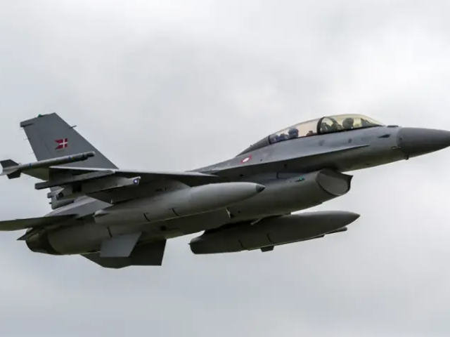 Ukrajinci budou mít některé F-16 na západních základnách, přiznal velitel letectva Holubcov