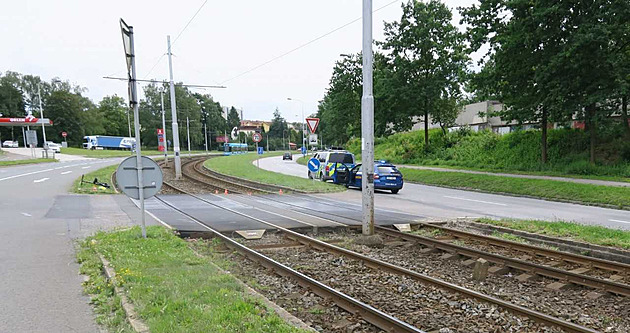 V Ostravě zemřel devadesátiletý muž, na elektrokoloběžce ho srazila tramvaj