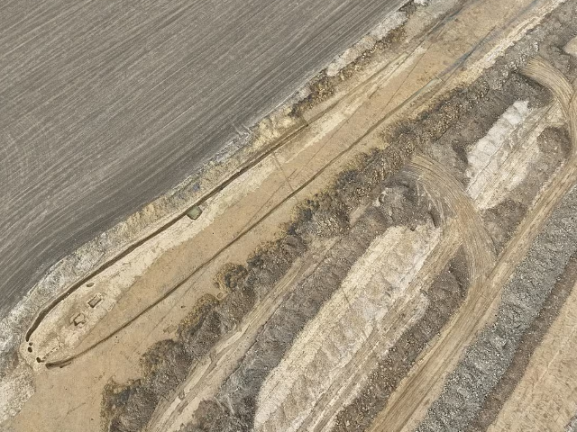 Archeologové na Hradecku objevili zřejmě nejdelší pravěkou mohylu v Evropě. Měří 190 metrů