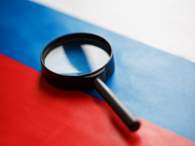 Ruští špioni, které polský soud pustil z vazby, zmizeli neznámo kam. Vyhýbají se nástupu trestu