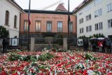 Univerzita Karlova podává stížnost proti odložení případu střelby. Média prosí o ohleduplnost