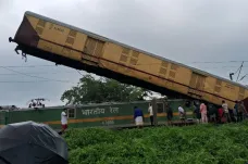 V Indii se srazily vlaky, zemřelo nejméně třináct lidí