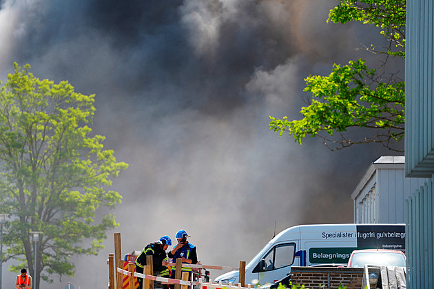 V dánské farmaceutické firmě Novo Nordisk znovu hoří, svědci mluví o výbuchu