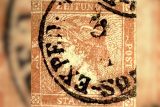 Unikátní poštovní známka rumělkový Merkur je v Česku. Sběratel koupil jeden z pěti kusů na světě
