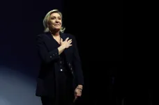 Ve Francii získalo 75 poslanců mandát v Národním shromáždění už v prvním kole