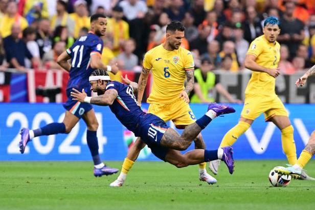 

SESTŘIH: Nizozemská fotbalová radost je ve čtvrtfinále, Rumuni hrozili jen v úvodu

