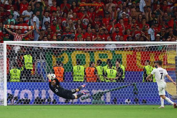 

SESTŘIH: Ronaldovo penaltové selhání uhasil famózní Costa, Portugalci jsou po rozstřelu ve čtvrtfinále

