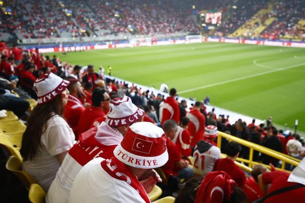 

ŽIVĚ: Před zápasem Rakousko – Turecko

