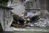 Sesuvy půdy, stržený most. Po bouřích na jihu Švýcarska čtyři lidé zemřeli, šest se pohřešuje