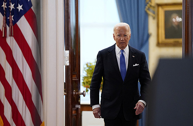 Biden se nevzdá. Kampaň chce otočit překvapivým rozhovorem i pletichami