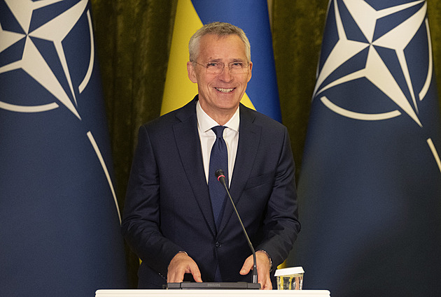 NATO poskytne Ukrajině pomoc za bilion, na dlouhodobé podpoře se nedohodlo