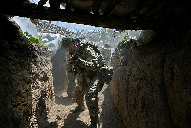 Rusové kopou na frontě dlouhé tunely, Ukrajincům se jimi dostávají do týlu