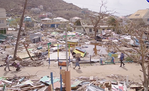 Totální destrukce. Hurikán Beryl smetl ostrov, na Jamajce zakázali vycházení