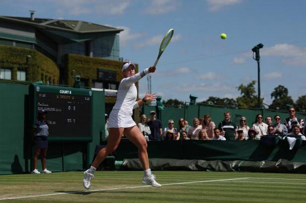

Krejčíková se probojovala do 3. kola Wimbledonu, z Čechů už zůstává ve dvouhře jediná

