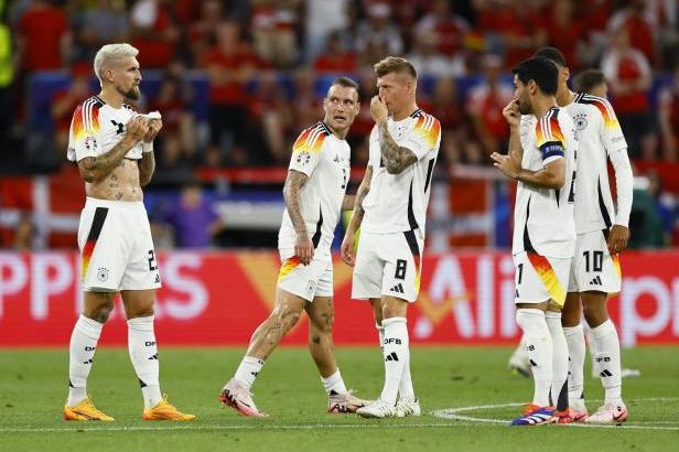 

ŽIVĚ: Před zápasem Španělsko – Německo

