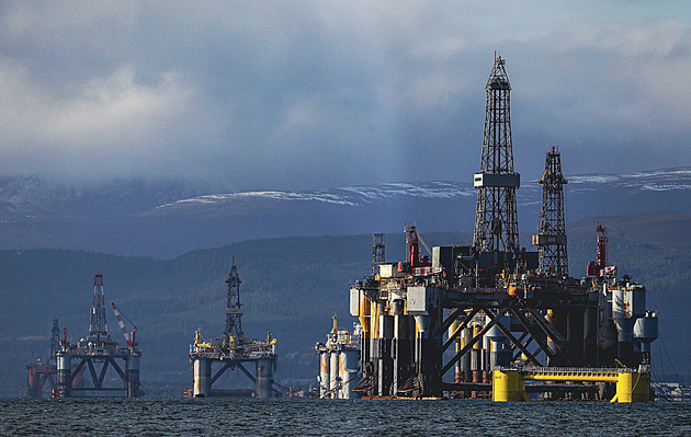 Útlum těžby ropy v Severním moři trápí Brity. Dotkne se těch nejzranitelnějších