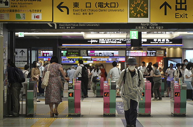 Strojvůdce japonského metra si v práci pobrukoval, dopravce se omlouvá