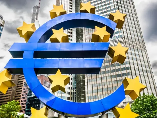 ECB nechala sazby beze změny