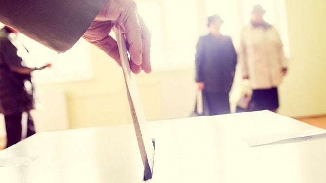 Náběh eDokladů se míjí s termínem podzimních voleb, voliči se telefonem neprokáží