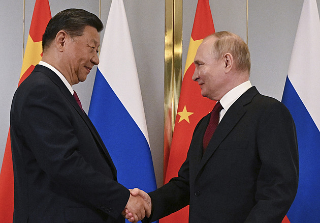 Obchod Ruska s Čínou brzdí sankce. Platby v jüanech skoro nejsou možné