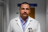 Transplantovat pacientovi najednou pět orgánů a břišní stěnu je zcela unikátní, popisuje chirurg z IKEM