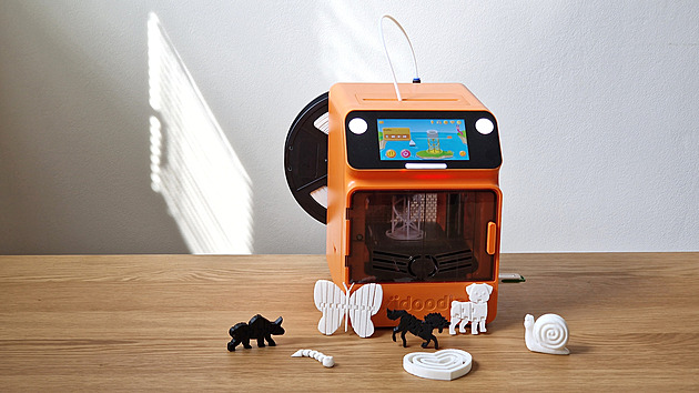 Vyzkoušeli jsme 3D tiskárnu pro děti. Je to hračka, která tiskne hračky