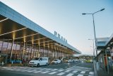 Dopravci na pražském letišti po výpadku standardně fungují, cestující přesto mají sledovat let na webu