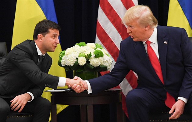 Trump a Zelenskyj si dohodli schůzku, aby probrali možnosti míru na Ukrajině