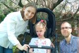 Postižená dcera ukrajinské rodiny potřebuje celodenní péči. Jako cizinec ale dávky nedostává, pomáhají Češi