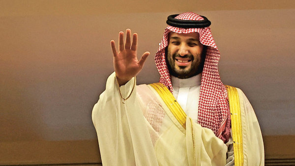 Pokles ceny ropy komplikuje Saúdské Arábii odklon odní, země zvyšuje dluh