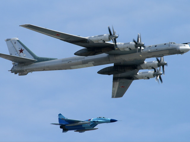 VIDEO: Ruské a čínské bombardéry u pobřeží Aljašky. Obklopily je stíhačky USA a Kanady