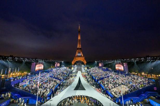 

Hry 33. olympiády byly slavnostně zahájeny, štafetu oficiálně převzala Paříž


