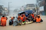 Tajfun Gaemi s přívalovými dešti a silným větrem vyhnal z domovů na 300 000 lidí na jihovýchodě Číny