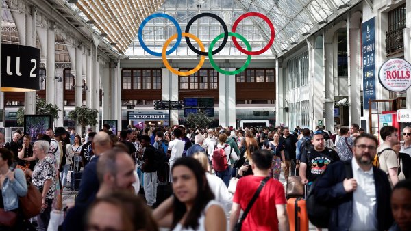 Žhářské útoky na železniční tratě ve Francii: doprava je v den zahájení olympijských her paralyzovaná