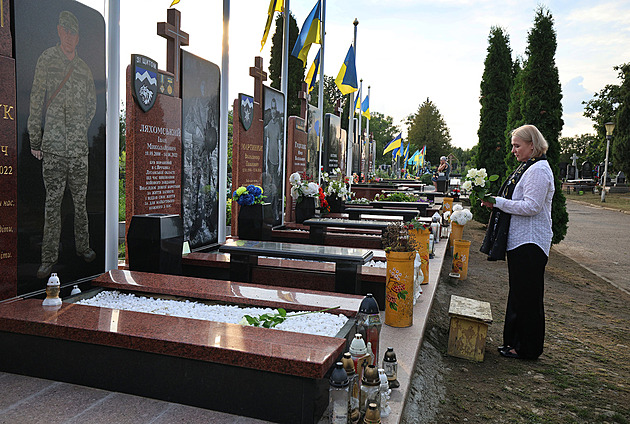 Černochová navštívila Ukrajinu. Uctila památku československých legionářů