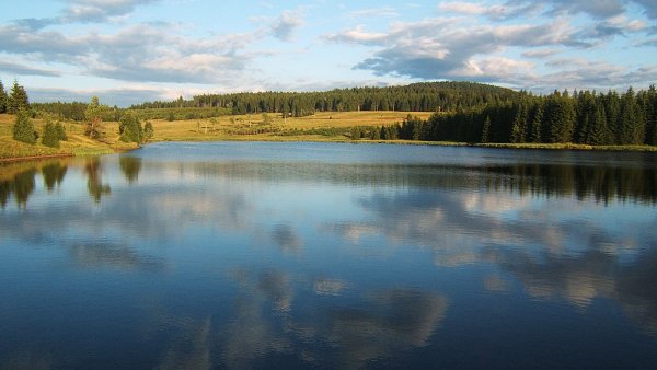 Nejznámější krušnohorské středisko Boží Dar je proti CHKO. Přírodu si ochráníme lépe než úřad z Prahy, míní